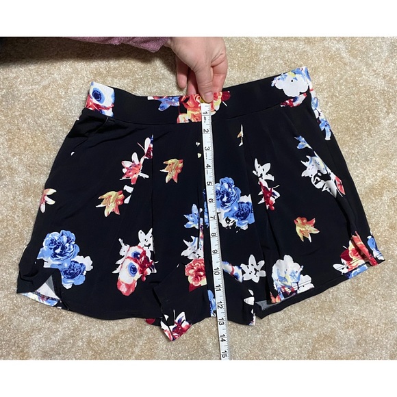 Express pull-on floral shorts XS - Picture 6 of 7